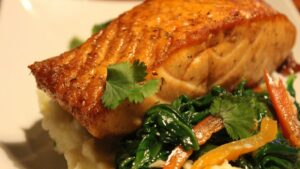 chilean salad with baked salmon